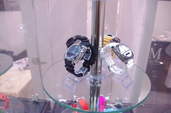 【2013 Computex】Martian Watches 智慧手錶，讓你用手錶也能聲控 iPhone 、 Android 電話