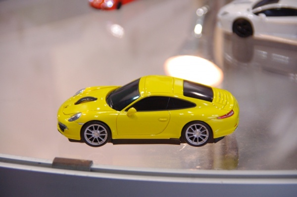 【2013 Computex】AutoDrive 讓玩具小車不只可以當裝飾，還可以變成隨身碟存取資料喔！