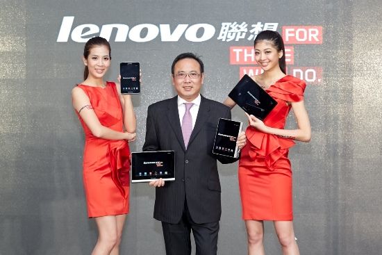 Lenovo聯想新聞圖說一】Yoga Tablet 獨特長「腳」設計，引領消費者進入前所未有的平板新世代。
