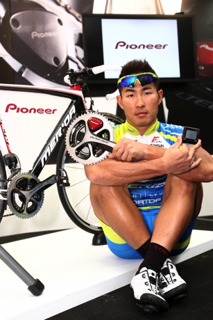 Pioneer Cyclesports_巫帛宏出席示範新一代Cyclesports踏板效率監控系統1 copy