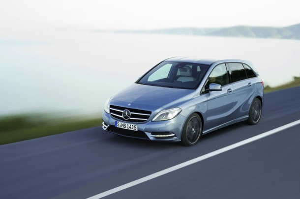 Mercedes-Benz 五月購車，提供多元優惠選擇！