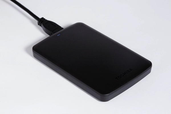 TOSHIBA 推出「隨插即用」的攜帶式外接硬碟 Canvio Basics 新機