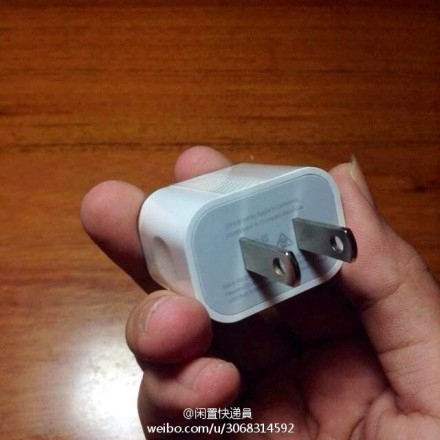 謠傳 iPhone 6 換了充電器，但雙插版的USB傳輸線卻沒向廠商下單!