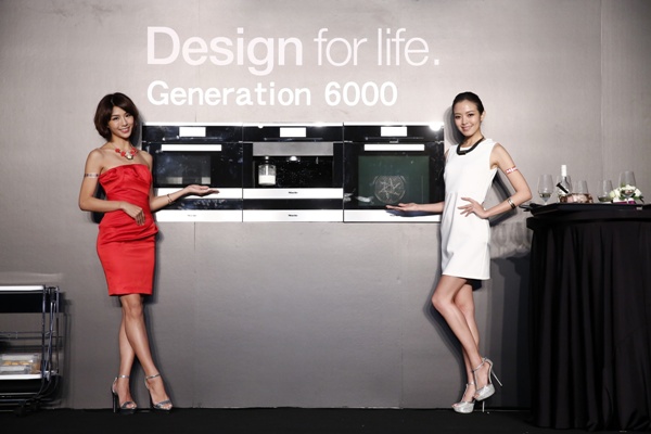 德國 Miele 家電Generation 6000系列登台，黑鏡面搭配液晶面板傳遞極簡設計