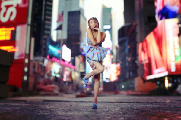 超模 Karlie Kloss 的環遊世界 80 天，是 3D 列印版啦！