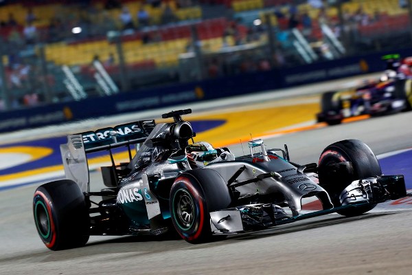 Mercedes-Benz 征服獅城，本季第 11 次擁冠 Hamilton 技壓群雄