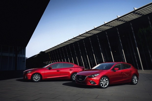 2014預賞會現場將展出All New Mazda3 右駕掀背版與右駕四門房車版 copy