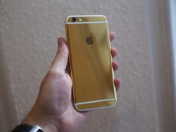 自己的土豪金自己做！看過教學，你也可以 DIY 鍍金的 iPhone 6！