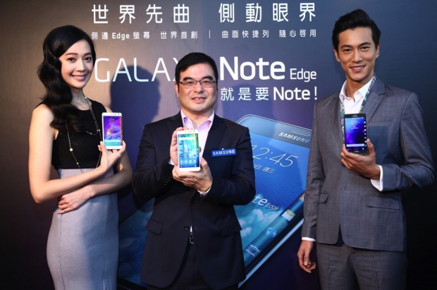 GALAXY Note  Edge是繼穿戴式裝置後，再度將三星先進曲面技術運用到手機上，成為領先全球行動通訊產業的創舉！ copy
