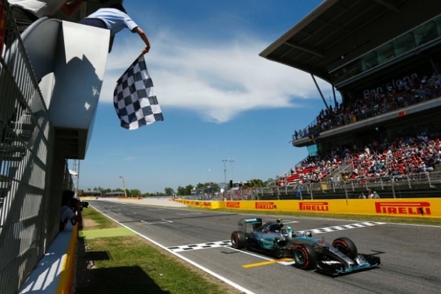 Nico Rosberg 在西班牙奪冠，以靈活策略讓賓士車隊領先！