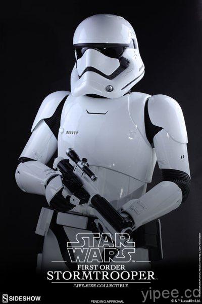 star-wars-first-order-stromtrooper-life-size-collectible-hot-toys-902688-07
