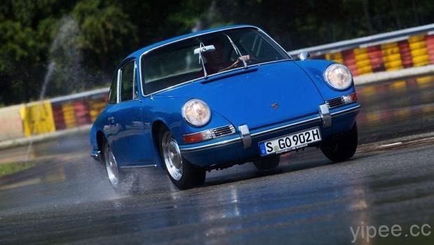 high_for_earlier_model_years_of_the_porsche_911_there_are_now_tyres_that_have_the_same_look_as_the_originals_but_have_the_driving_properties_of_modern_tyres_2016_porsche_ag_.0 copy