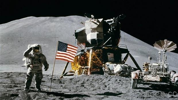 別再陰謀論了！阿姆斯壯登陸月球的導航電腦原始碼大公開～