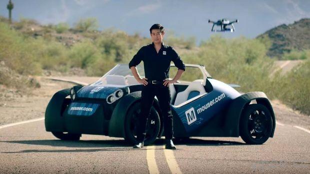 全球第一台使用3D列印製作，具有無人機導引路況功能的自動駕駛車！