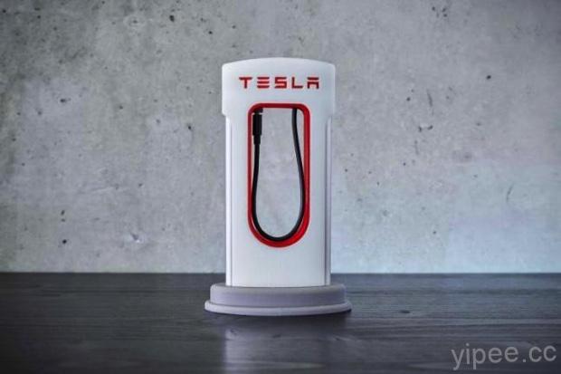 Tesla 特斯拉不只有電動車，跨界為手機打造「超級充電站」行動電源！