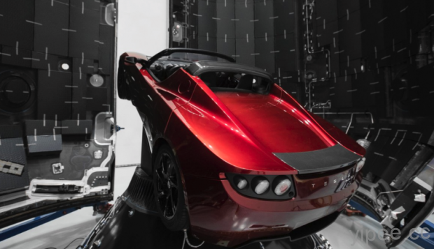 Tesla Roadster 跑車上火箭！即將隨 SpaceX 飛向火星軌道