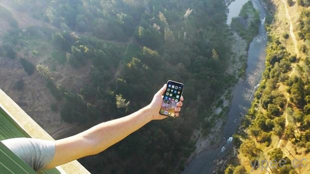 iPhone X 超堅固！從 304 公尺的橋上向下扔，竟然還能使用！