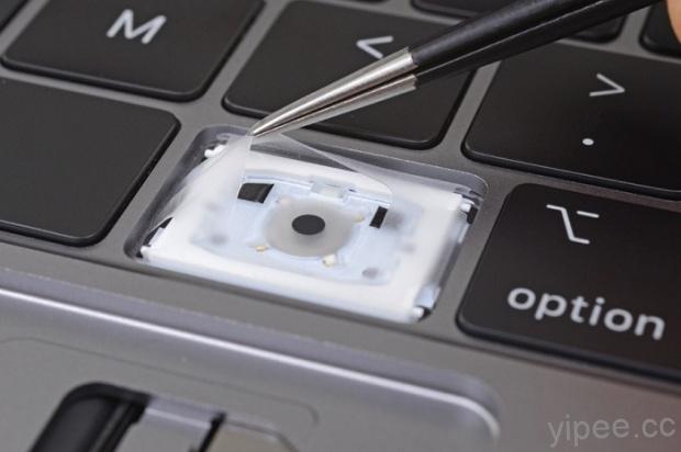 iFixit 拆解 2018 MacBook Pro，發現鍵盤加上了「防塵套」
