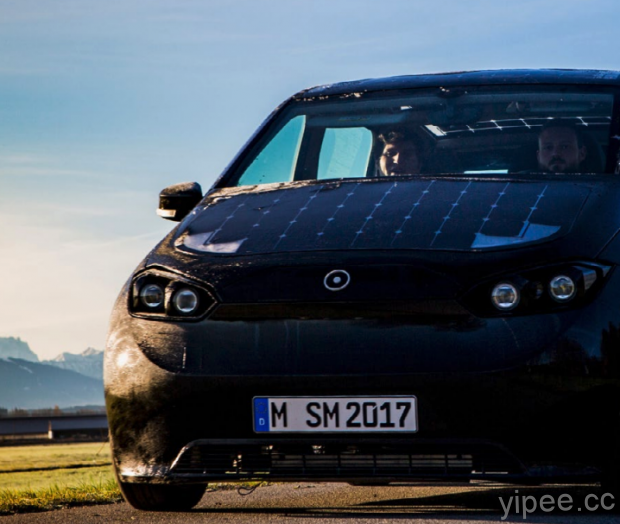 德國新創公司 Sono Motors 打造電動車，車身裝滿太陽能板邊開車邊充電