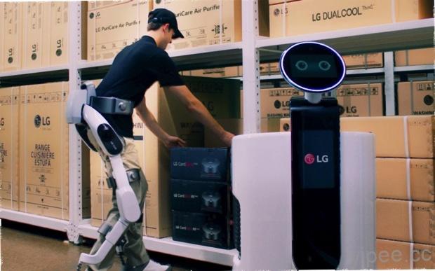 LG 推出穿戴式機器人 CLOi SuitBot，搬東西更省力