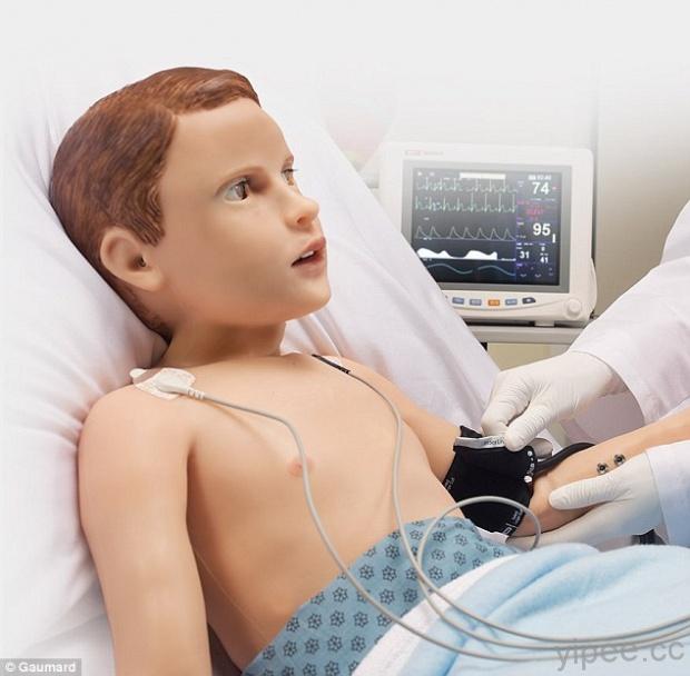 超逼真的醫療兒童機器人 Hal，會哭會尖叫還會流血