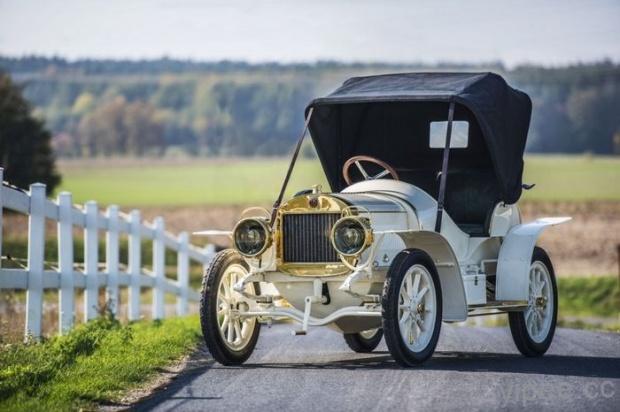 Skoda 成功修復高達 110 歲的 Laurin & Klement BSC 古董跑車