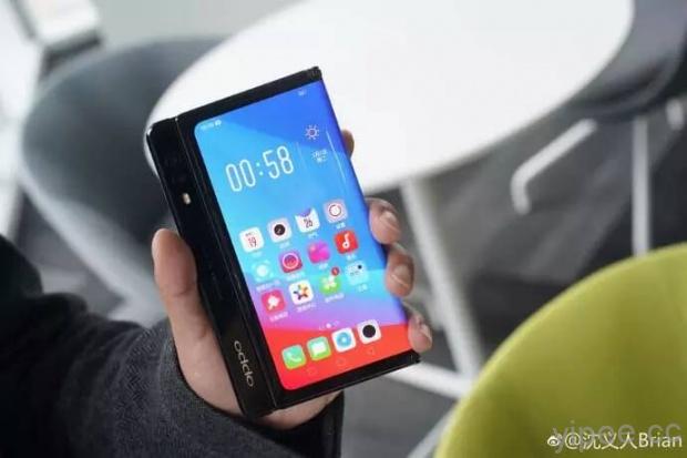 折疊手機正夯！Huawei Mate X 和 OPPO 相繼展示，只是…這兩隻怎麼那麼像