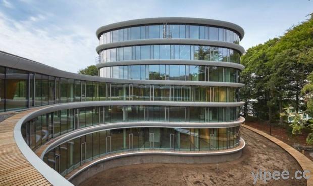 超環保大樓！荷蘭銀行辦公室以 165,312 顆螺絲與木材搭建，可拆卸、還能回收再利用