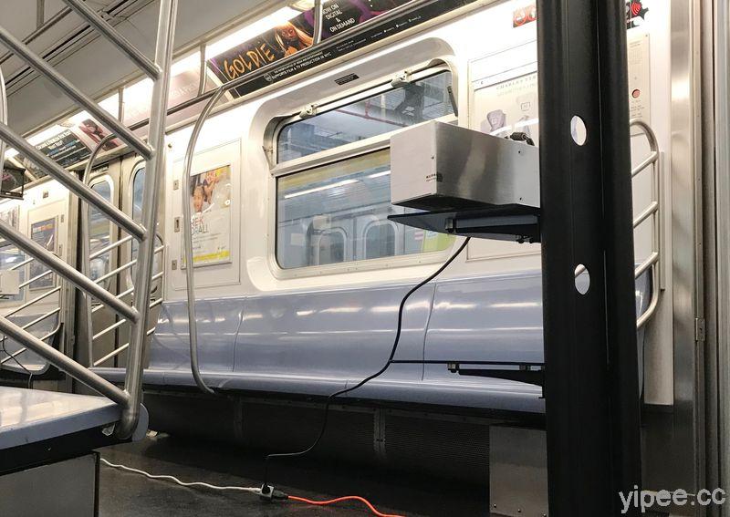 紐約大眾運輸加強防疫，以紫外線燈消毒地鐵和巴士