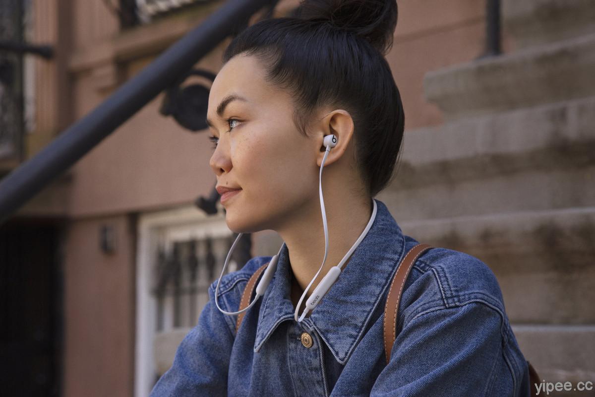 Beats Flex 無線入耳式耳機推出新色—「卡其灰色」、「冷焰藍」
