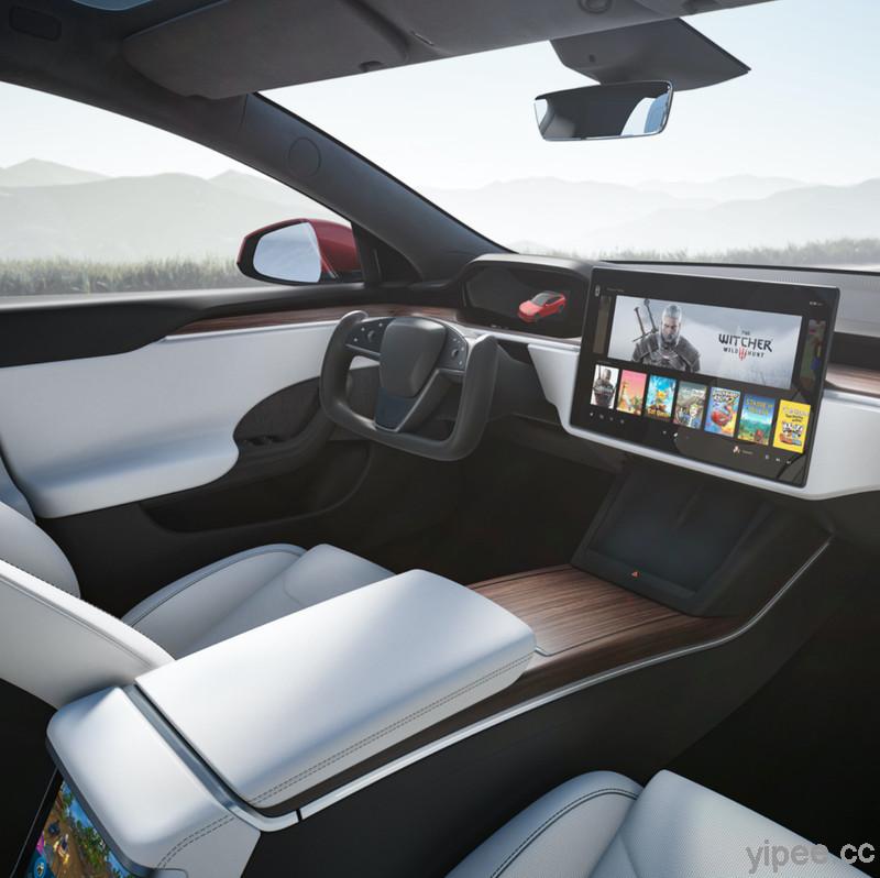 外媒批評新款 Tesla Model S 蝴蝶方向盤不切實際，受法規限制可能無法量產