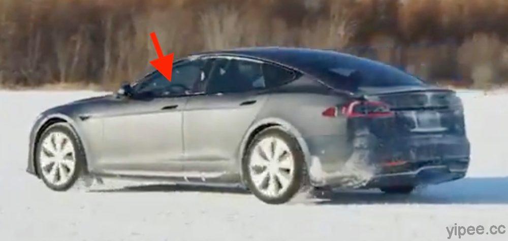 Tesla Model S Plaid 大秀冬季雪地測試，但未配備 Yoke 平把方向盤！