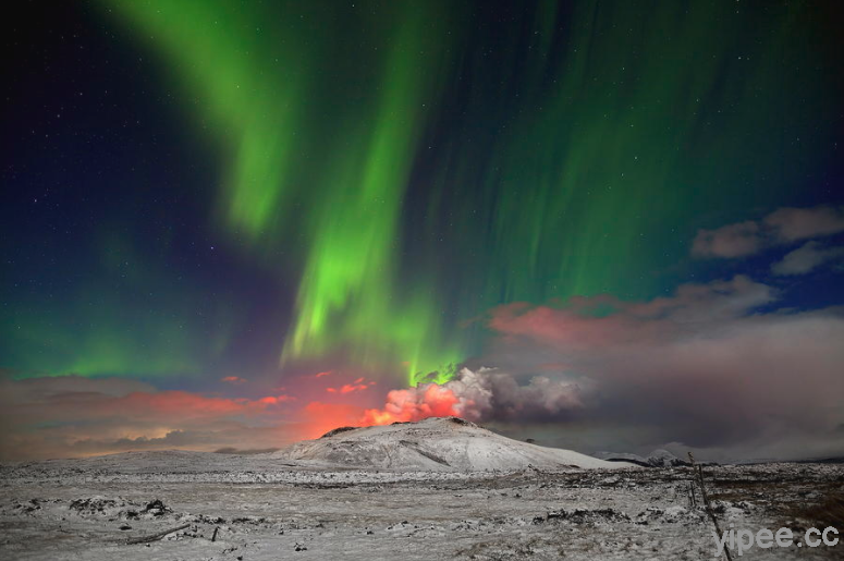 百年難得一見的奇觀照片，爆發中的冰島火山＋閃耀的極光！