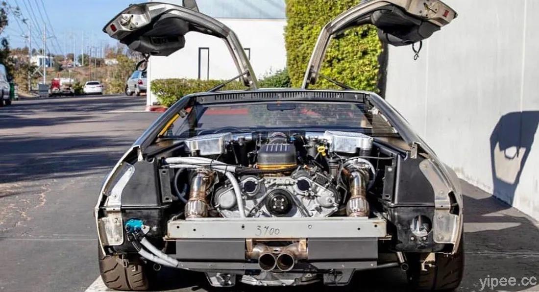 Kia Stinger GT 雙渦輪 V6 引擎把 DeLorean DMC-12 改裝成性能跑車 ，馬力輸出達 487 HP！