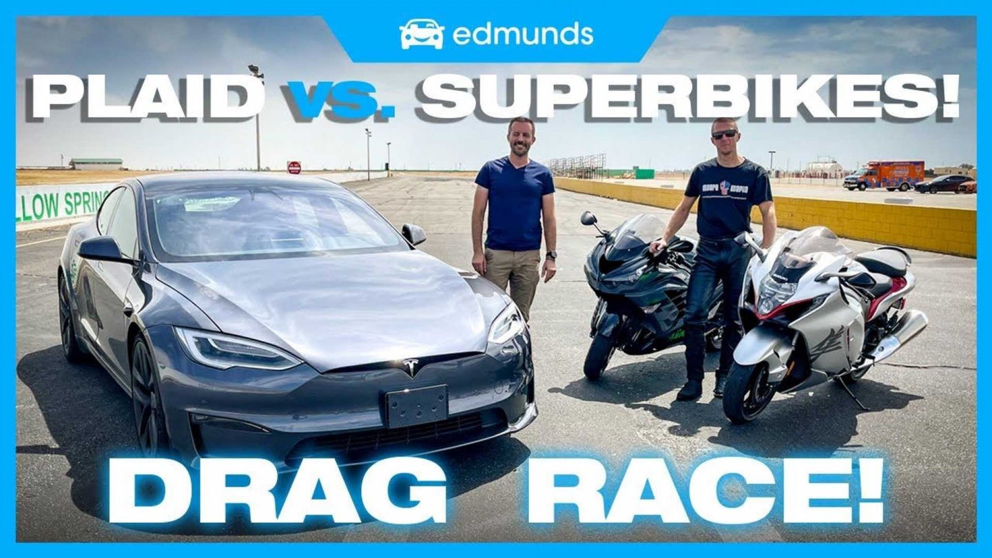 【影片】加速最快量產車 Tesla Model S Plaid 對決世界最速重機 Suzuki 隼、Kawasaki 忍者，猜猜誰輸誰贏？