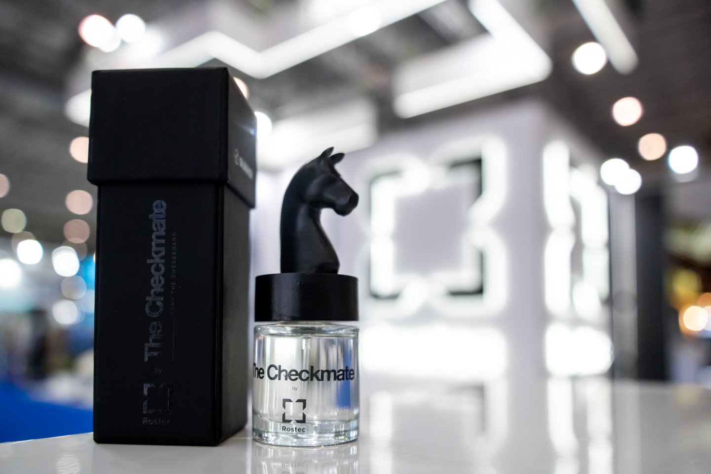最新型單引擎匿蹤戰機「Checkmate 戰機」推出同名香水會有什麼香氣？答案是…