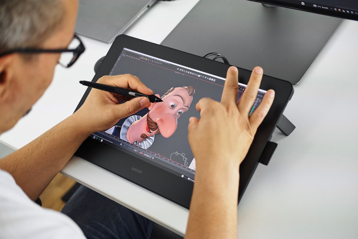 新款「Wacom Cintiq Pro 16」觸控繪圖螢幕具備 4K 解析度，讓數位藝術家和設計師揮灑創意