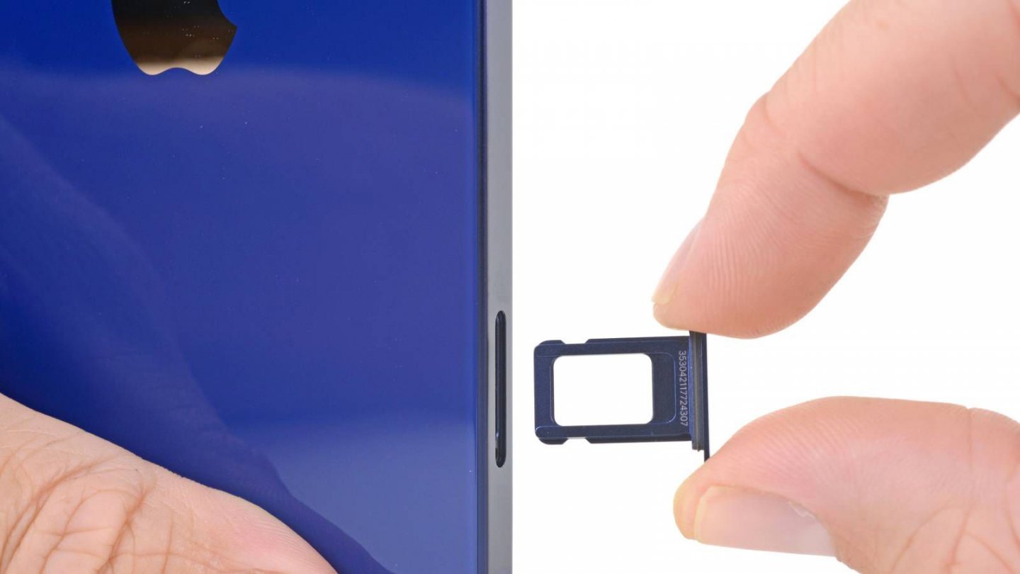 傳出 iPhone 15 取消實體 SIM 卡插槽，統一用 eSIM