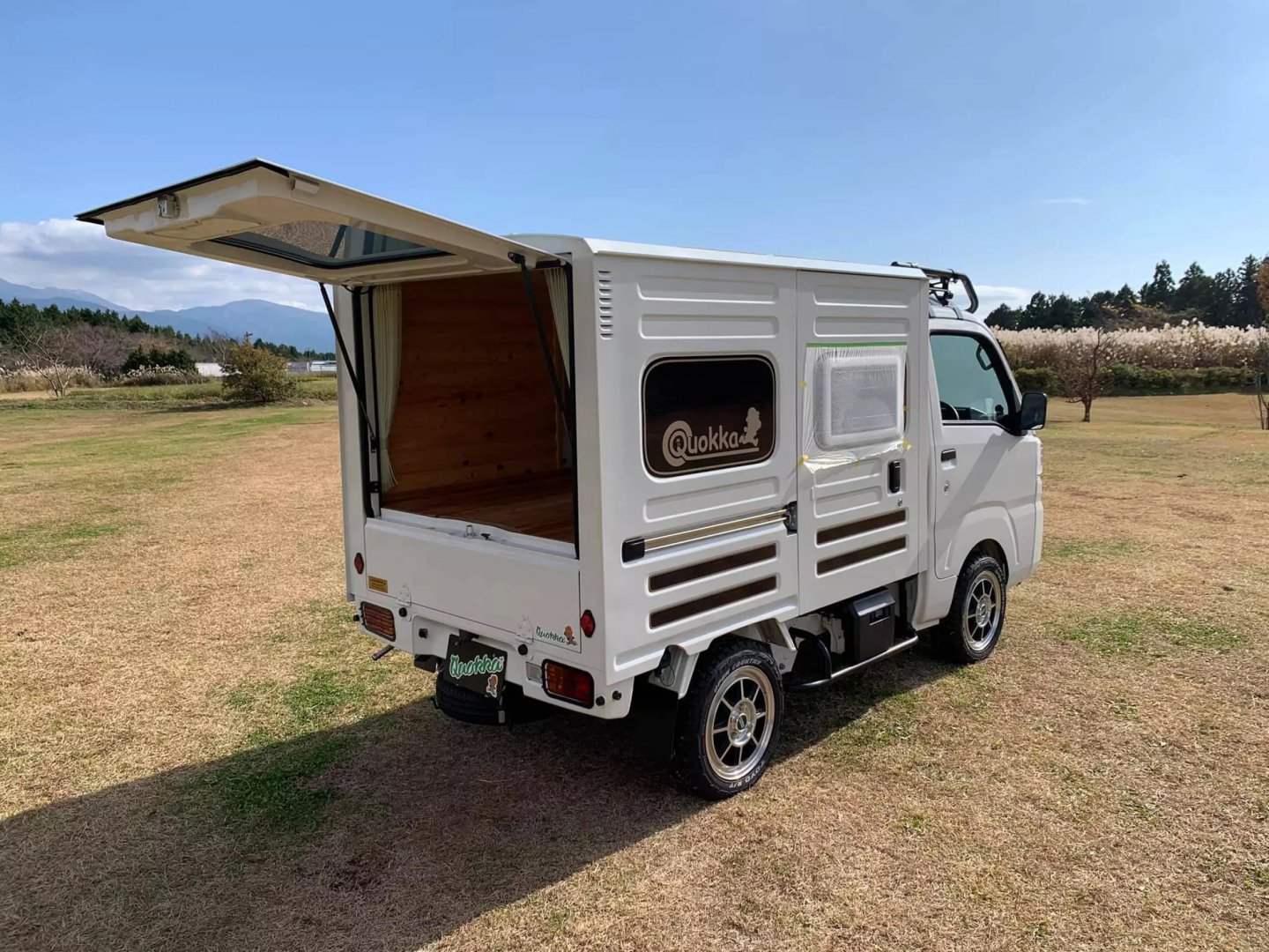 日本車商改裝超萌露營車 Quokka，把貨車變成行走小木屋