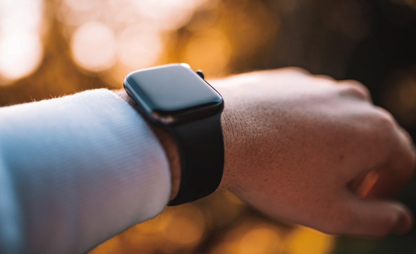 美科技公司研發 Apple Watch 監測帕金森氏症軟體，已獲得 FDA 批准