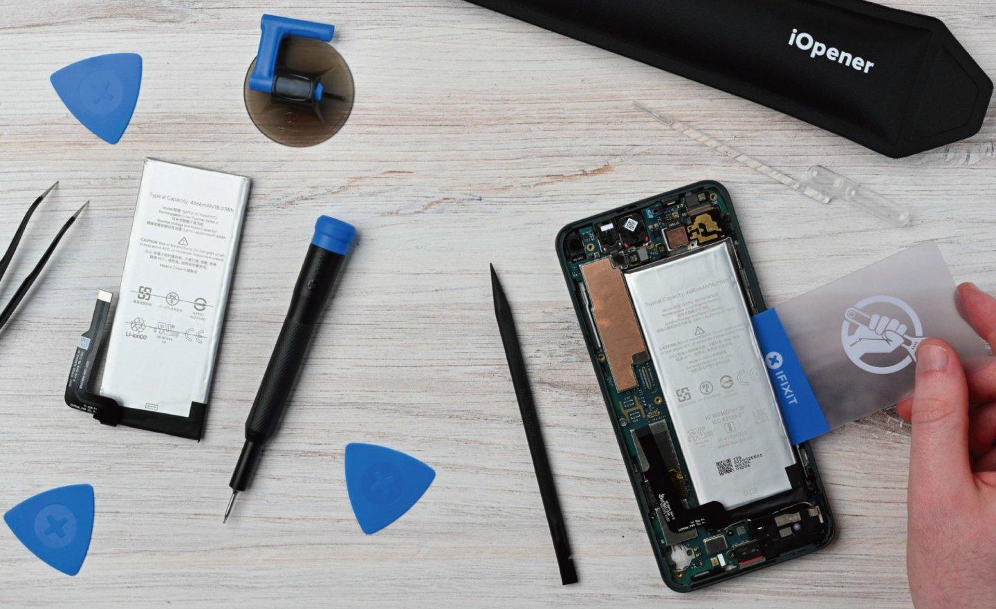 iFixit 開始供應 Google 手機維修套件，可以 DIY 修 Pixel 手機囉！