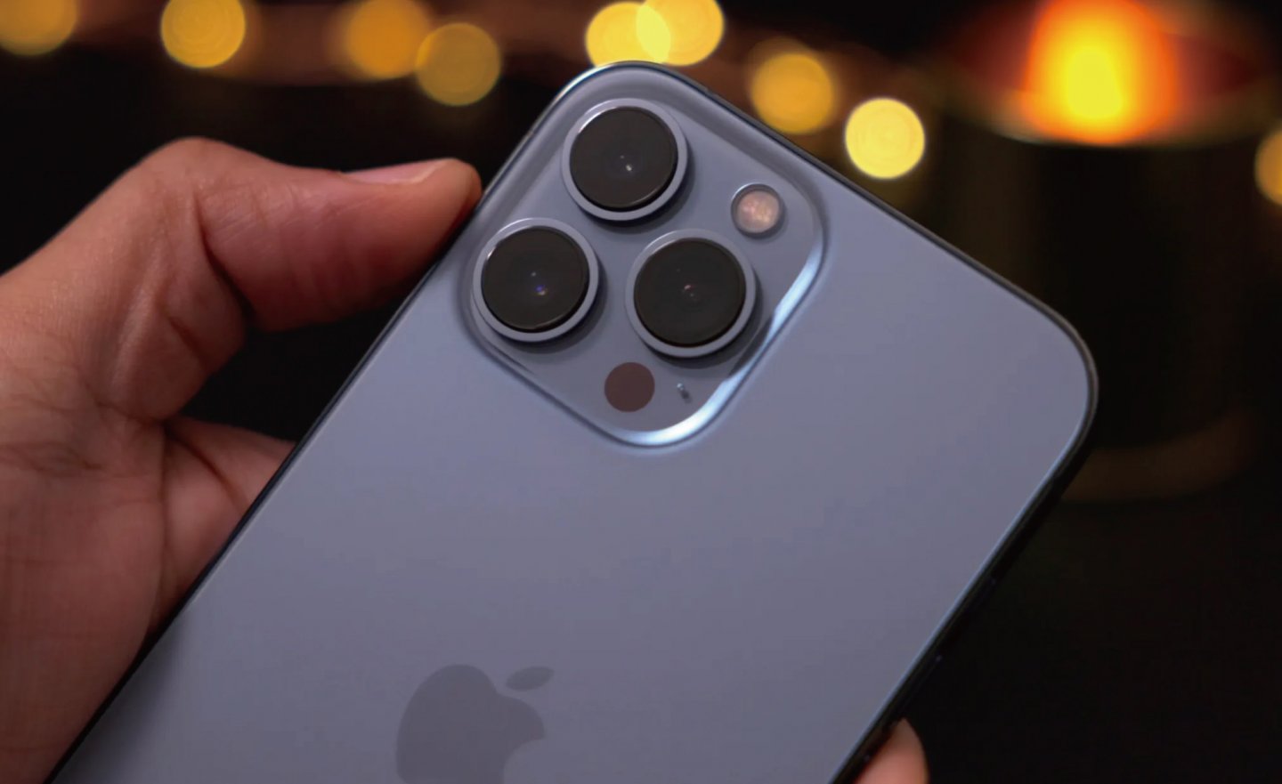 DSCC 公布 2022 年前十大最暢銷的 OLED 智慧手機，光是 Apple iPhone 就有 7 款新機上榜