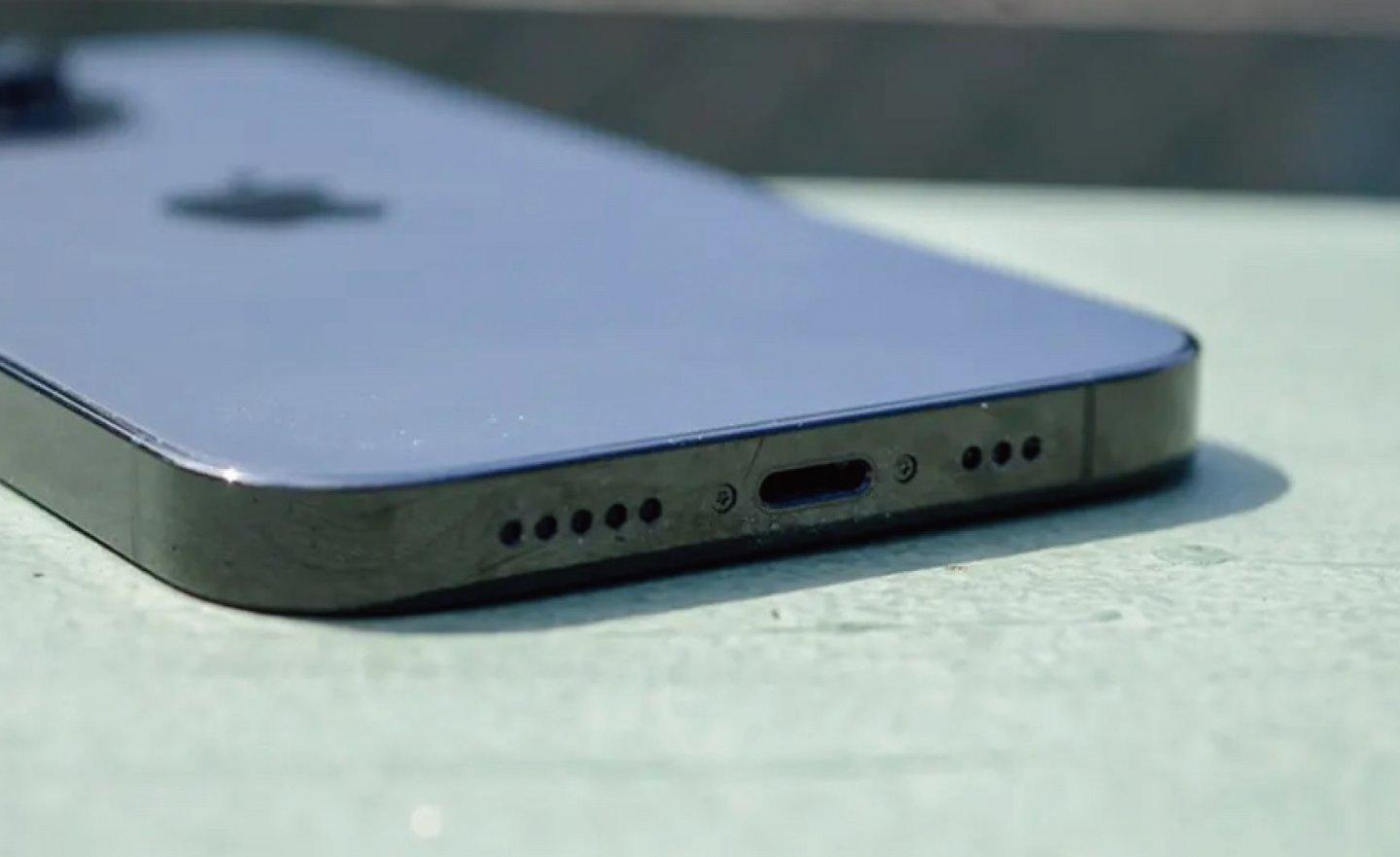 傳出 iPhone 15 Ultra 將改採鈦合金邊框，機身更輕盈耐刮