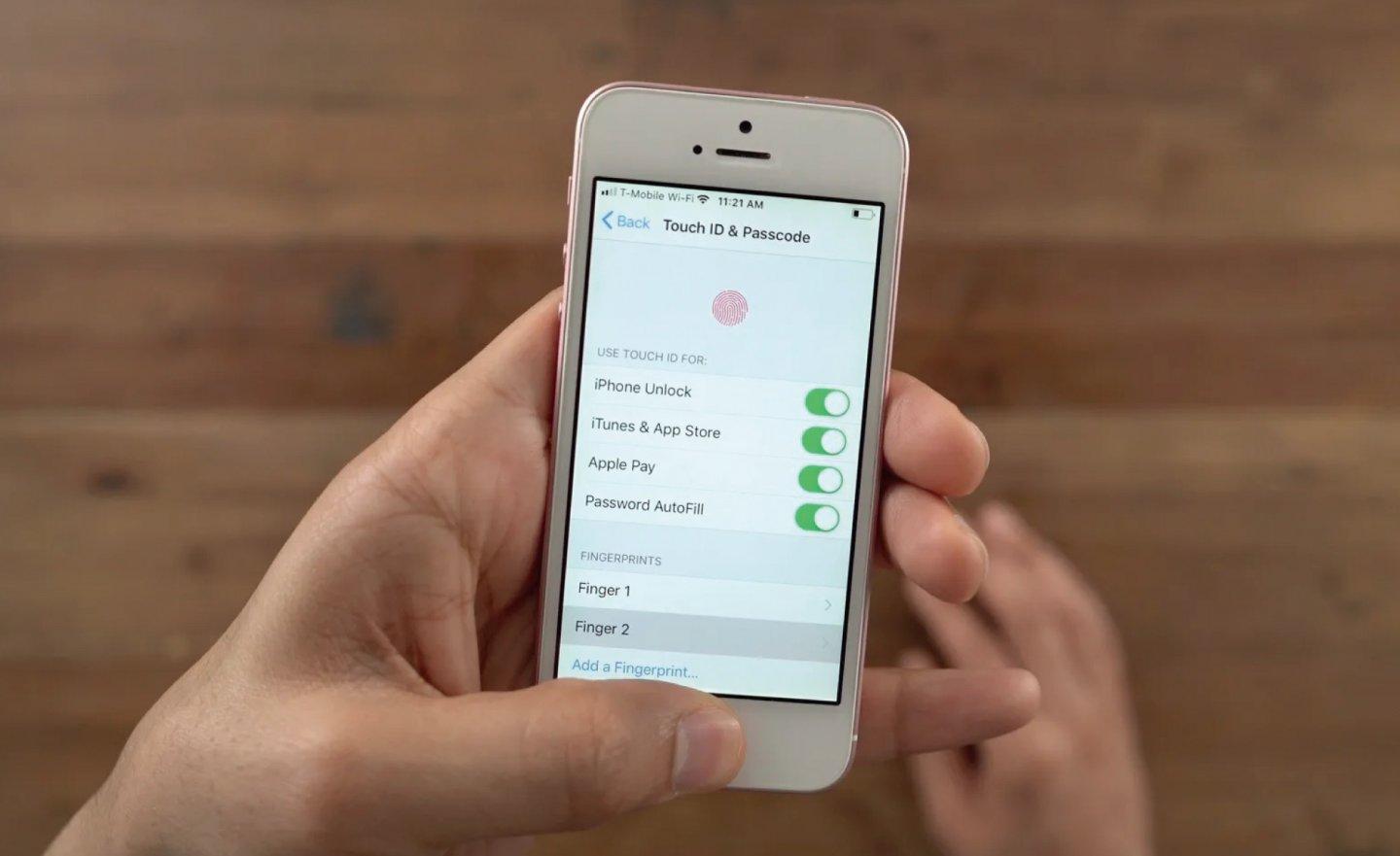 Touch ID 指紋辨識回不去了！《彭博社》：旗艦 iPhone 將維持 Face ID 臉部辨識
