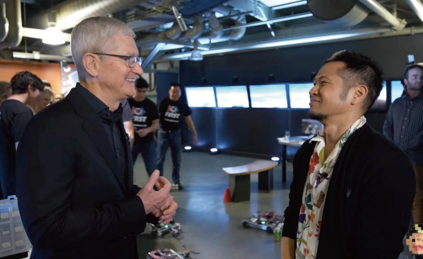 蘋果 CEO 庫克回憶賈伯斯，談到從他身上學到最重要的是要「快樂就在旅途中」
