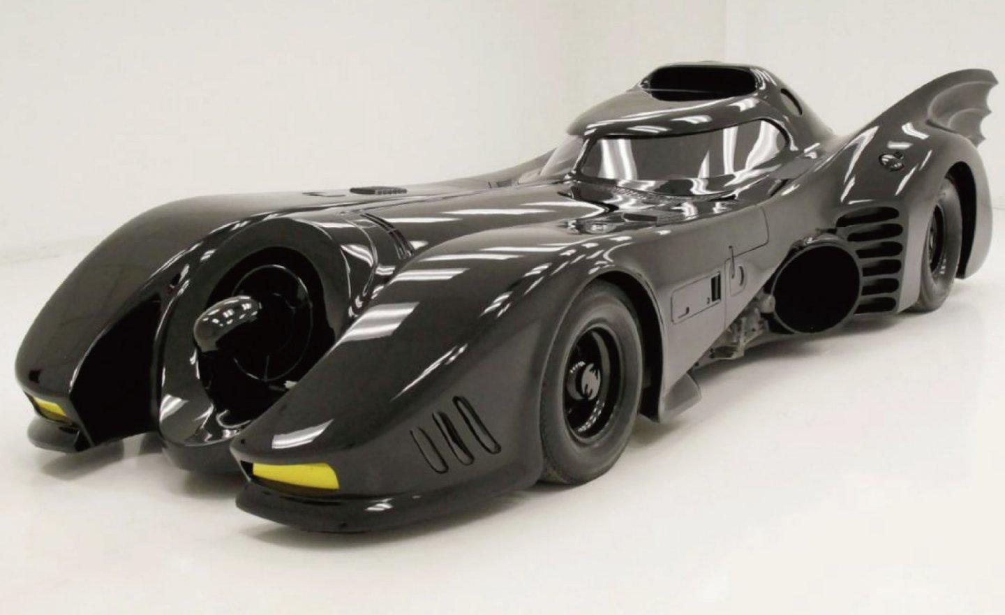1989 年大導演提姆波頓執導的《蝙蝠俠》蝙蝠車正在出售中，售價超過新台幣 4,641 萬元