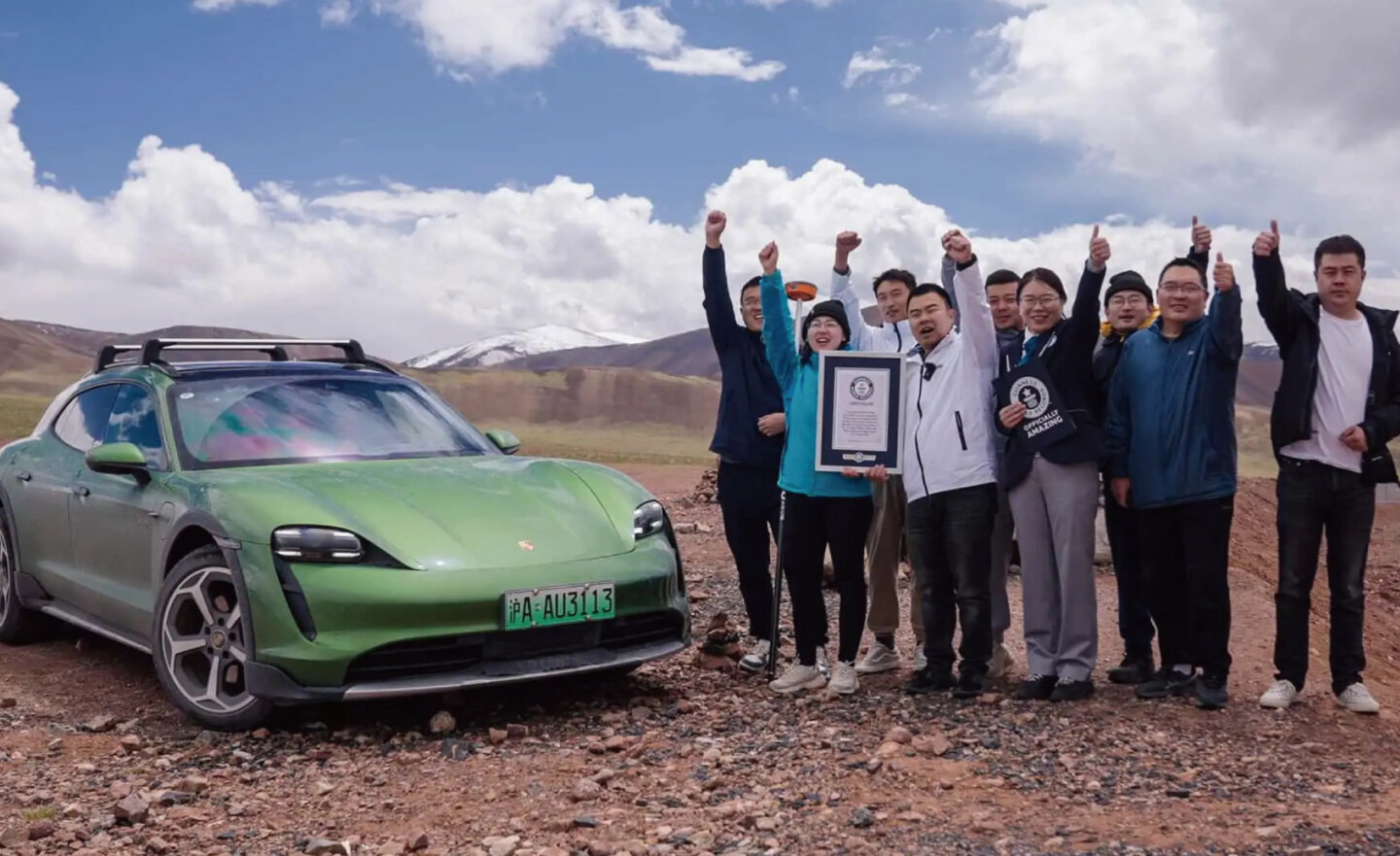 保時捷 Porsche Taycan Cross Turismo 開上海拔 5,355 公尺高山，創下電動車最高紀錄