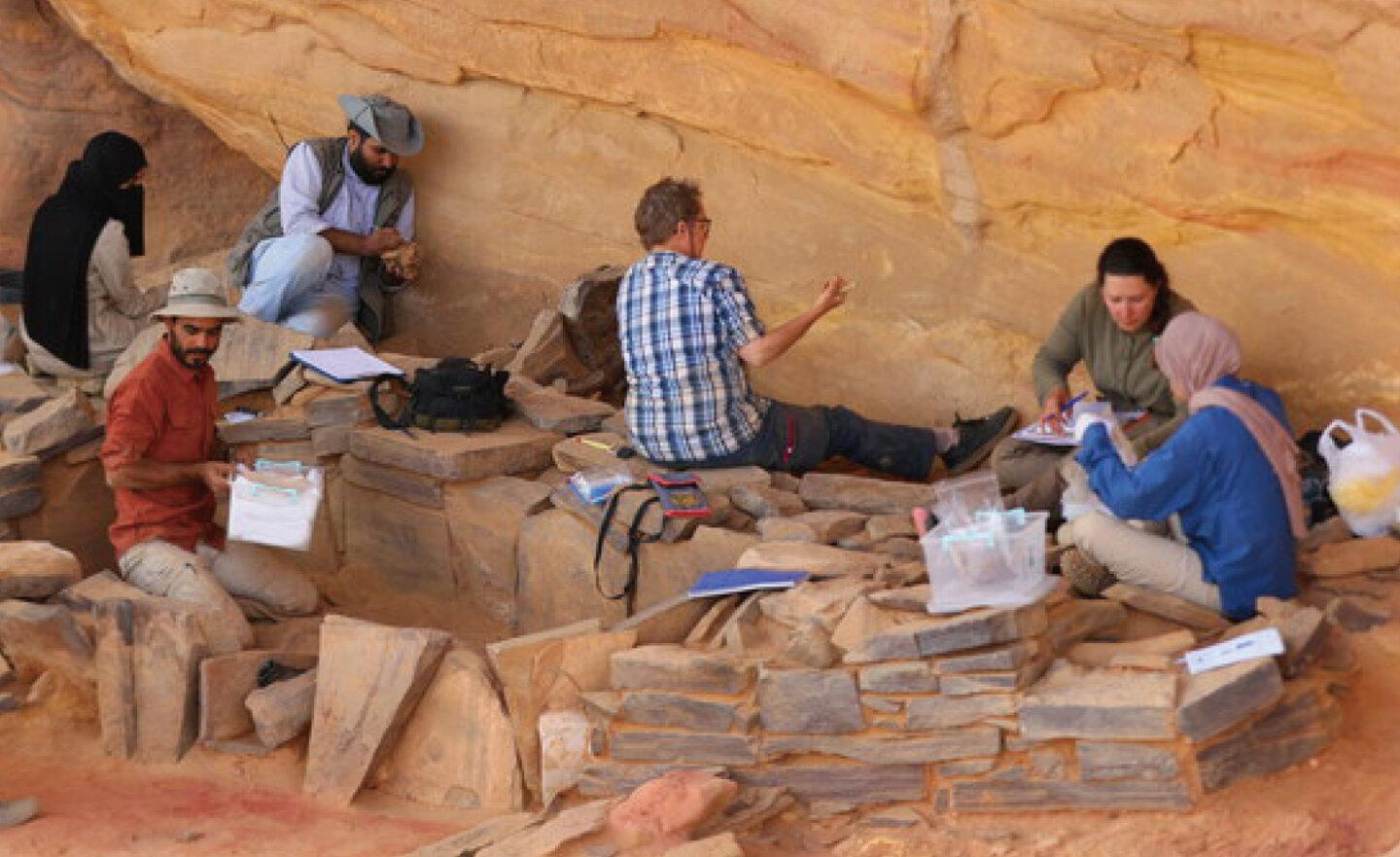 阿拉伯西北部神秘石頭建築「角室」揭示古代祭祀供品