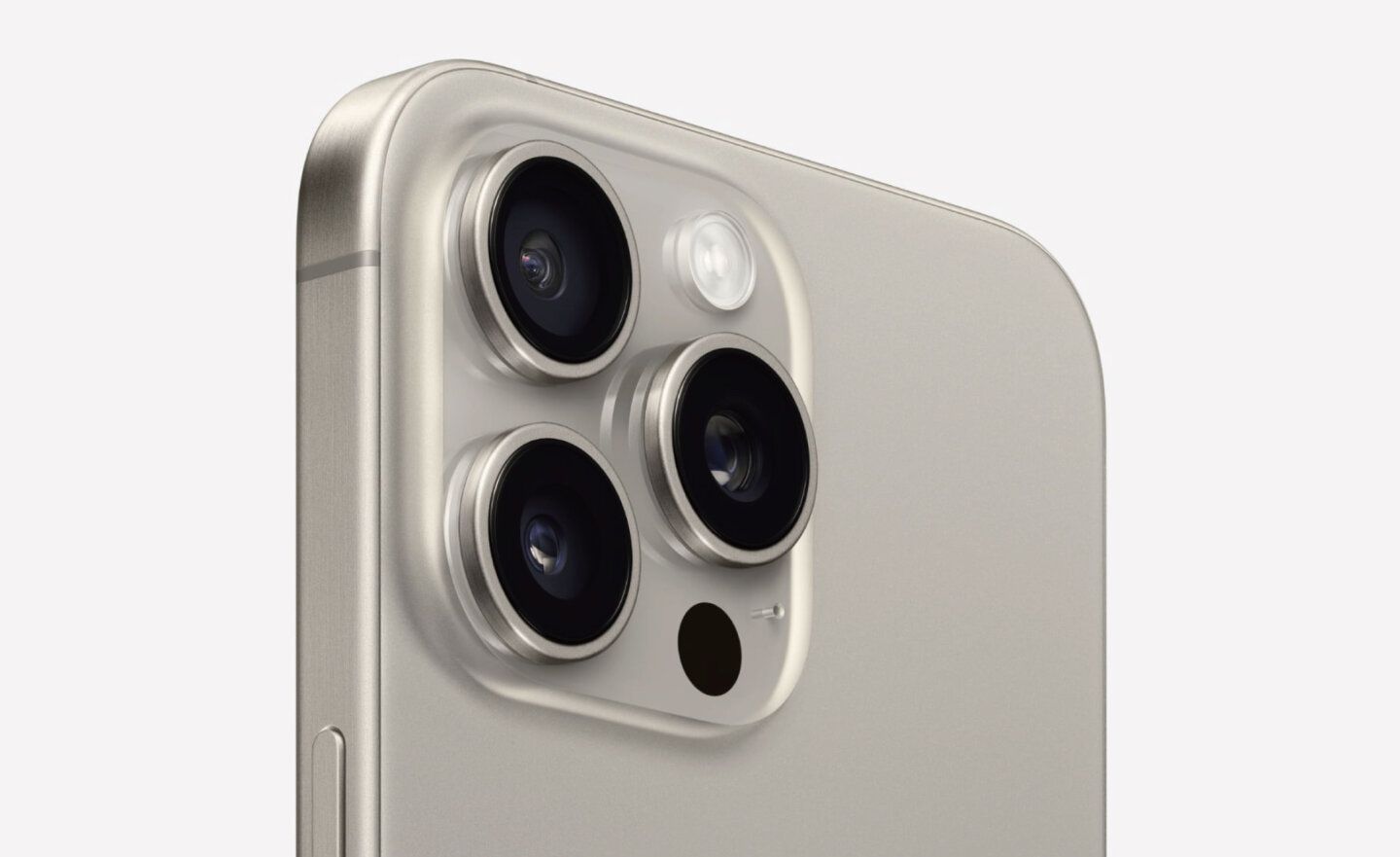 Apple 蘋果供應鏈再傳 iPhone 16 Pro 相機大升級，將搭載 5 倍潛望式鏡頭